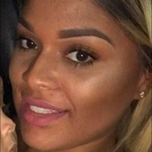 Meet your Posher, Simone